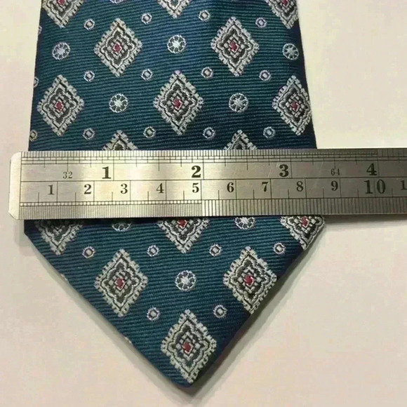 John‎ Henry tie - Picture 2 of 3
